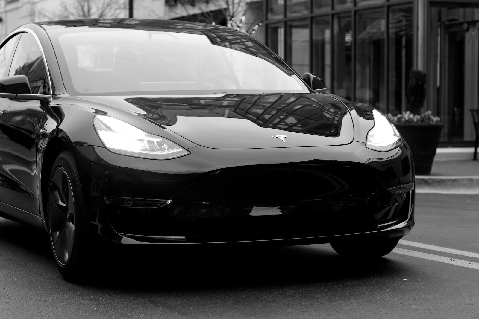 Eco-Friendly Autonomy: Examining Sustainable Solutions in Self-Driving Cars